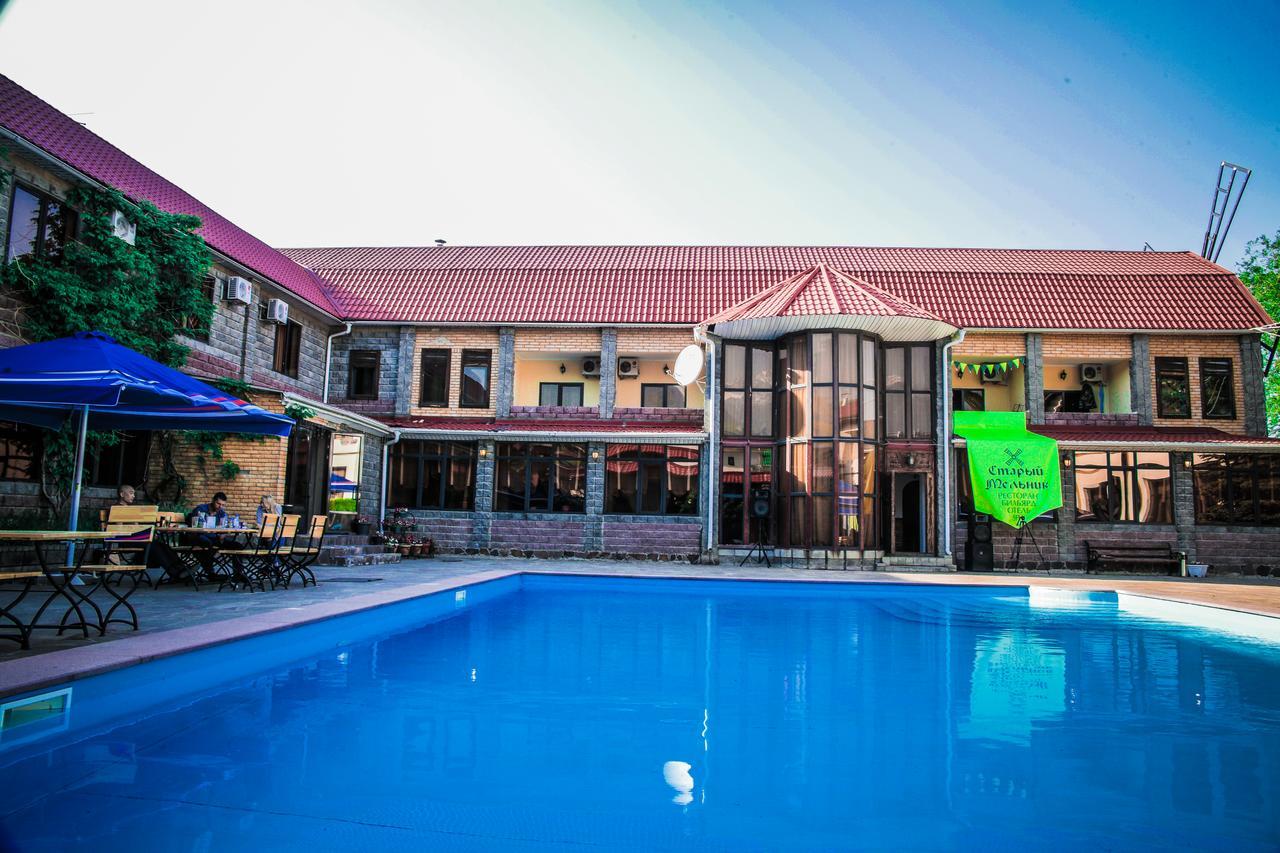 Stary Melnik Hotel 阿拉木图 外观 照片