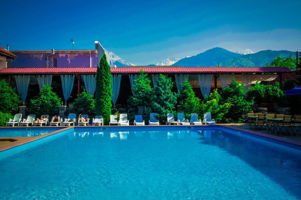 Stary Melnik Hotel 阿拉木图 外观 照片